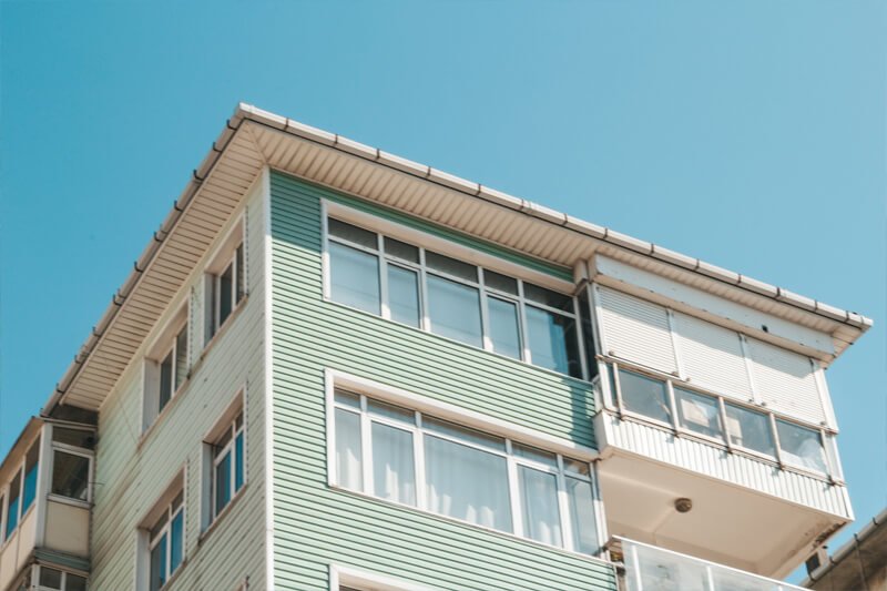 Appartement de standing au 3ème étage avec vue panoramique.